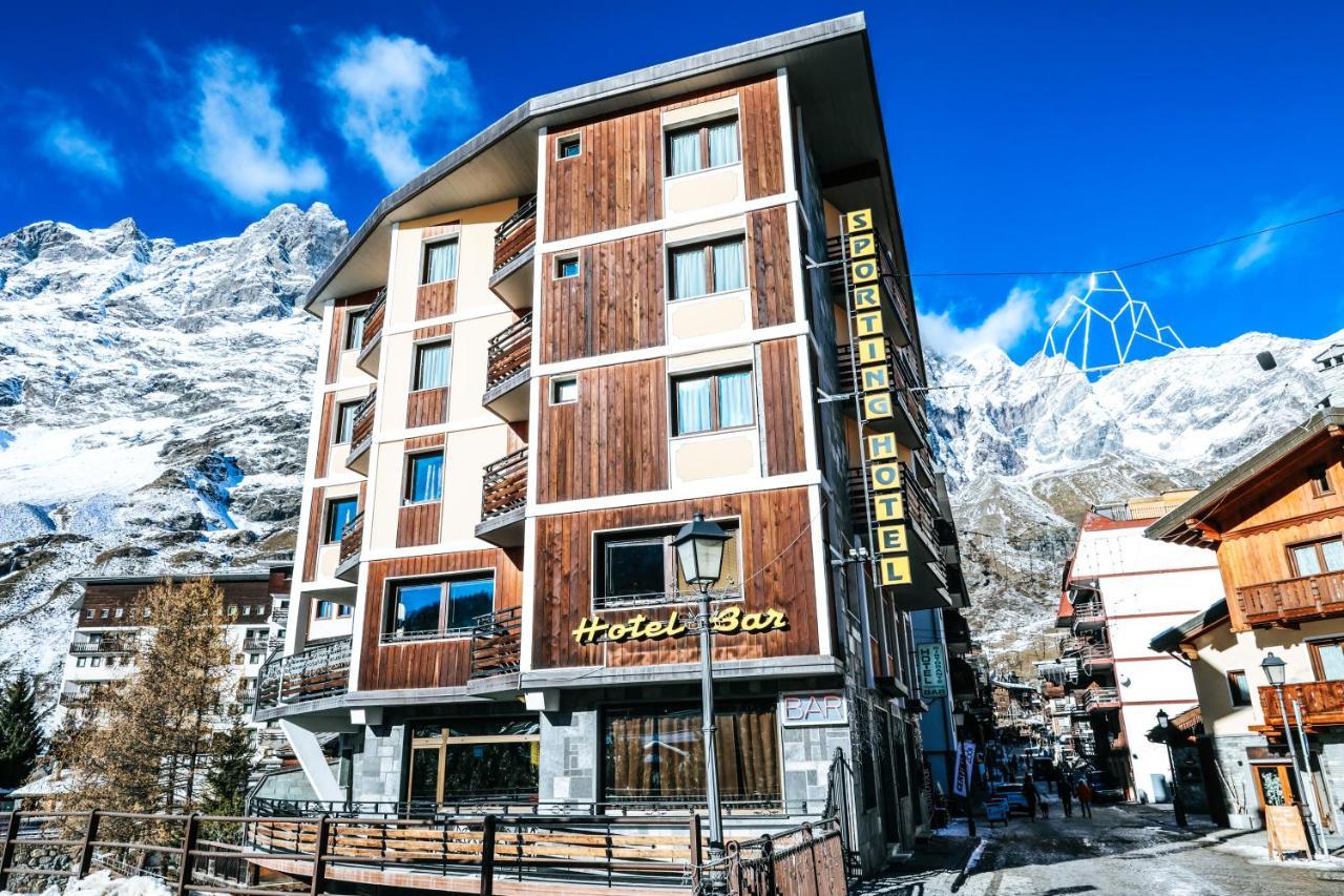 Hotel Sporting ブレウイル・チェルヴィナイア エクステリア 写真