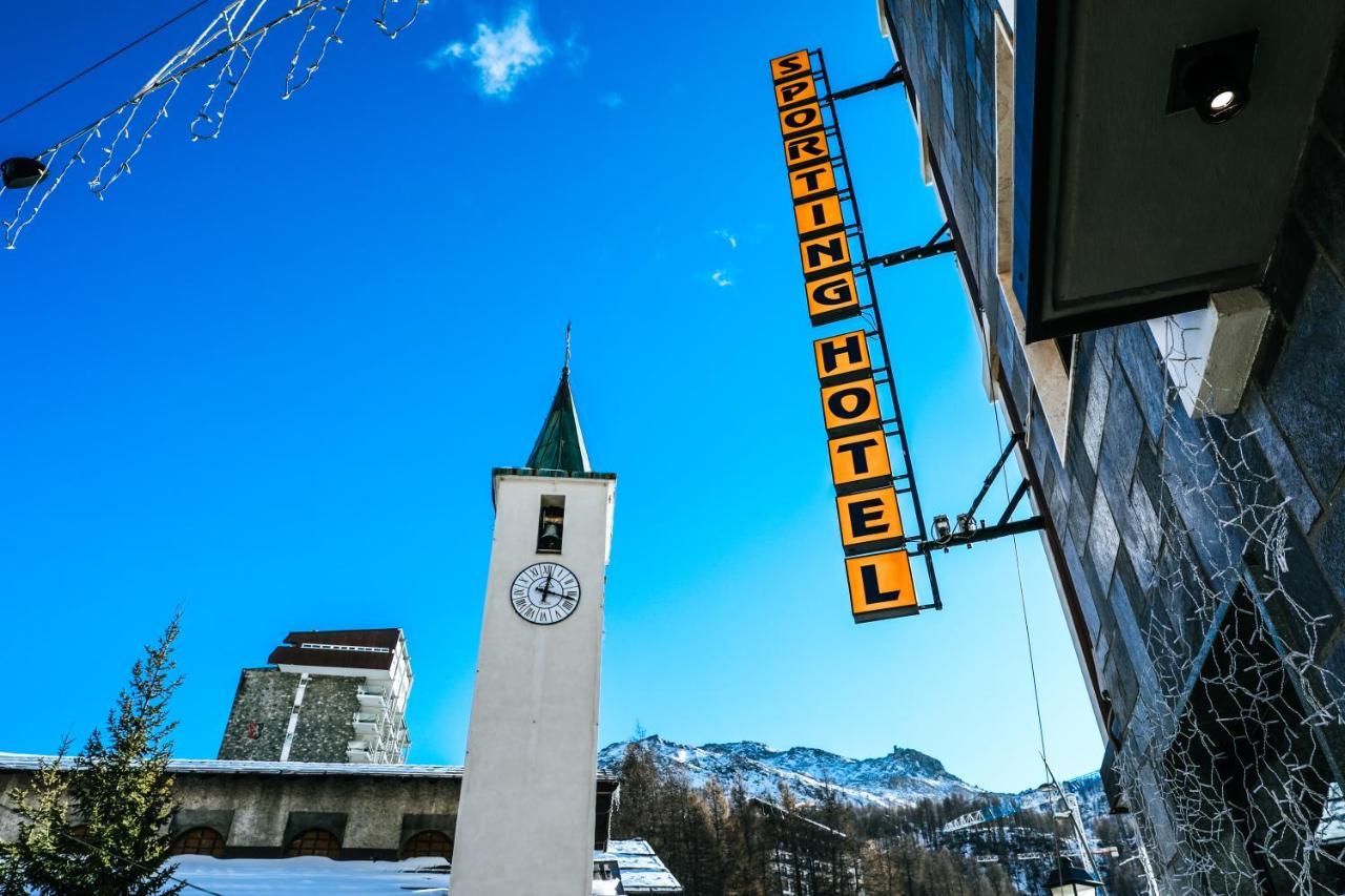 Hotel Sporting ブレウイル・チェルヴィナイア エクステリア 写真